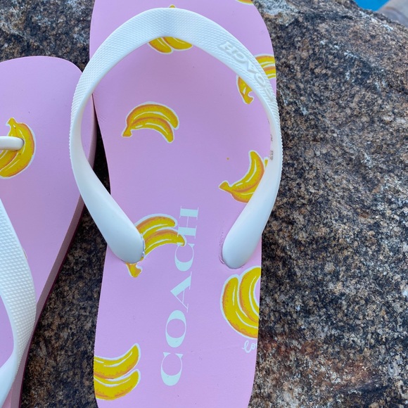 🍌NWT🍌 COACH pink & yellow banana  flip flops - Picture 5 of 9